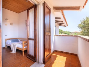 Madera, Casa, Departamento, Manchas De Madera, Techo, Balcón, Madera Dura, Sombra, Porche, La Luz Del Día