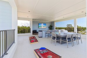 Rooftop Deck Dining, Outdoor Kitchen, Hot Tub, and Cornhole