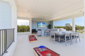 Rooftop Deck Dining, Outdoor Kitchen, Hot Tub, and Cornhole