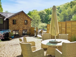 Sitting-out-area | Townwood House, Tiverton