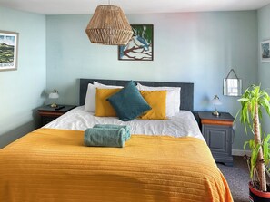 Double bedroom | Kookaburra Lodge, Brecon