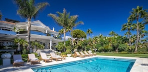Crossa Homes | Luxury Villa El Martinete, Frontline Puerto Banús