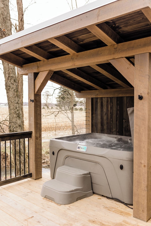 Bain à remous extérieur