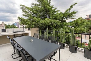 屋外ダイニングエリア