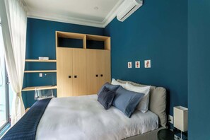 Habitación luminosa y acogedora. Cuenta con un amplio clóset, así como una cama king espaciosa