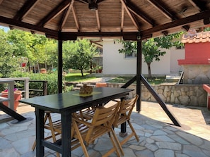 Outdoor dining
