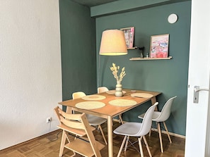 Meubles, Design Intérieur, Sol, Bois, Chaise, Sol, Table, Table Cuisine Et Salle A Manger, PiÚce, Salle à Manger