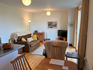 Living Room / Lounge