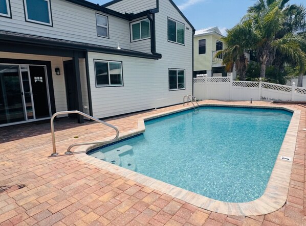 Refreshing pool