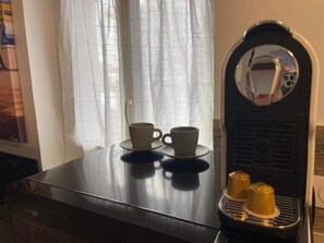Kaffee und/oder Kaffeemaschine