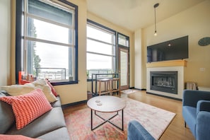 Living Room | Smart TV | Free WiFi | Central Heating