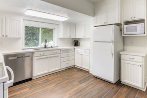 Kitchen | Cooking Basics | Keurig Coffee Maker