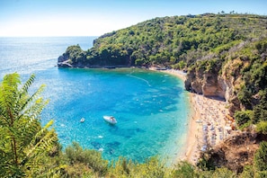 Mogren Beach