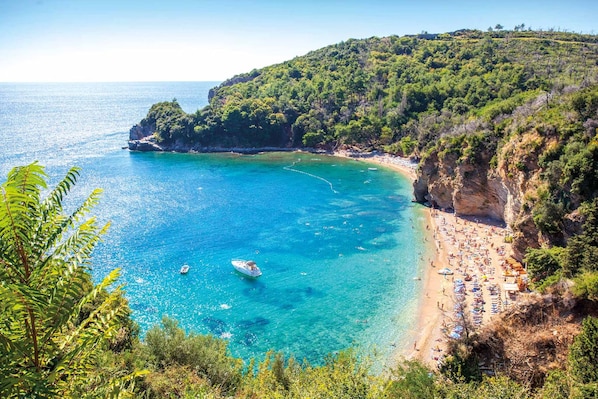 Mogren Beach