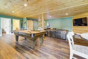 Game Room | Lower Level | Pool Table | Card Table | Smart TV
