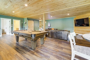 Game Room | Lower Level | Pool Table | Card Table | Smart TV