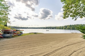 Beach with swimming & kayak/paddleboard