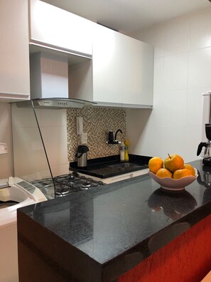 Bar plate facing kitchen