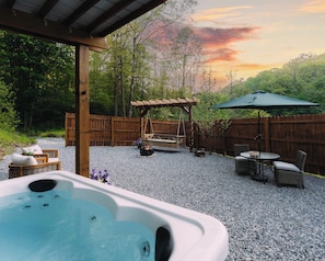 Outdoor spa tub
