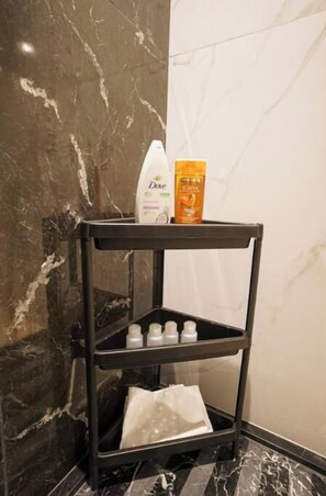 Bathroom amenities