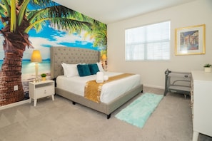 King + crib, ensuite bath