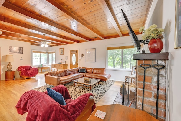 Julian Vacation Rental | 4BR | 4.5BA | Steps Required | 2,939 Sq Ft