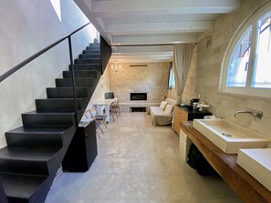 Autumn, Kitchen, Living Room, Spring, Summer