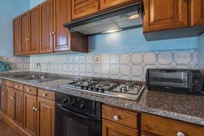 Autumn, Kitchen, Spring, Summer