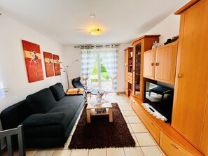 Wohnbereich mit Schlafcouch