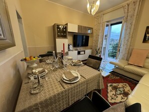 Design Intérieur, Sol, Meubles, Sol, Pièce, Plafond, Chaise, Appartement, Table Cuisine Et Salle A Manger, Salle À Manger