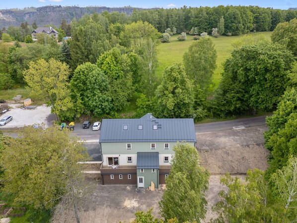 Arbre, Toit, Zone Résidentielle, Domicile, Chalet, Zone Rurale, Biens, Banlieue, Allée, Ferme