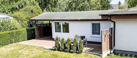 House, Roof, Residential Area, Home, Cottage, Land Lot, Garden, Door, Lawn, Estate