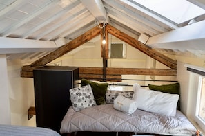 Autumn, Bedroom, Spring, Summer