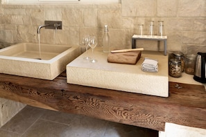Autumn, Kitchen, Room Detail, Spring, Summer