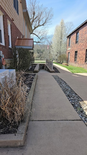 Path to handicap accessible room