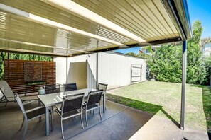 屋外ダイニングエリア