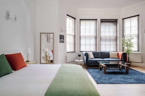 Stylish Mayfair studio with 55-inch smart TV and all the essentials