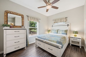 Bedroom 1 | Queen Bed with Ensuite Bathroom