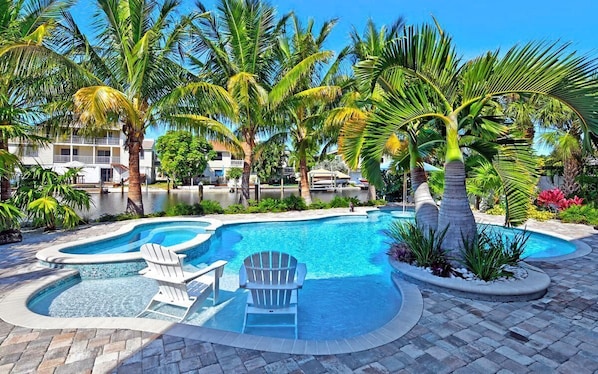 The Curated Palm - Anna Maria Island Accommodations