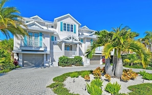 The Curated Palm - Anna Maria Island Accommodations
