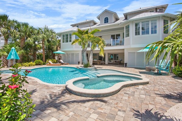 The Curated Palm by Anna Maria Island Accommodations