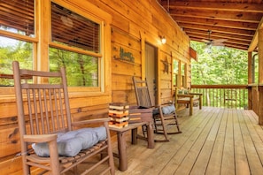 Quiet Way Cabin's relaxing deck