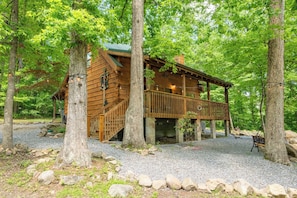 Quiet Way Cabin's exterior