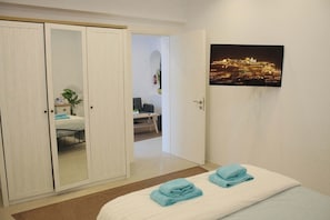 Double bed bedroom, TV, Clothes storage