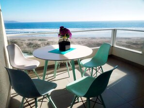 Balcony / Terrace,Beach,View(from property / room),Garden view,Lake view,Sea view,Bird's eye view