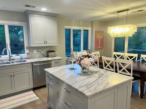 kitchen/dining area.