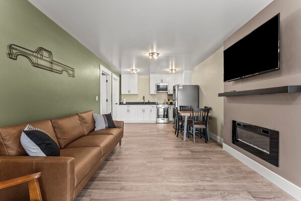 Family room/Kitchen