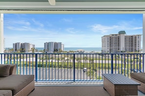 Oceanwalk 18-503 balcony