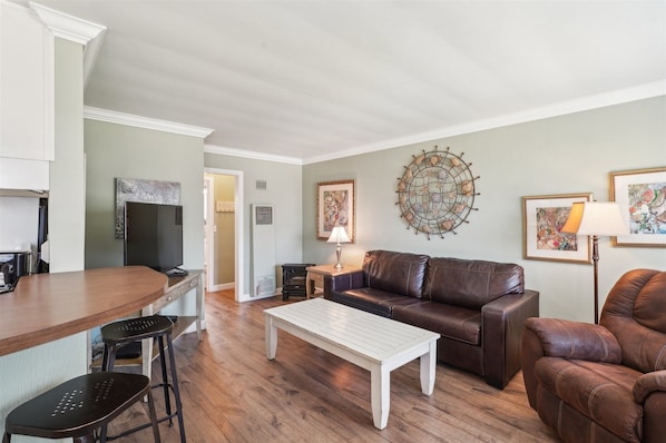 Furniture, Indoors, Living Room, Table, Lamp