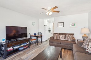 Furniture, Indoors, Living Room, Screen, Couch